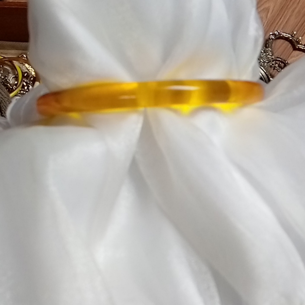 Vintage lucite bracelet